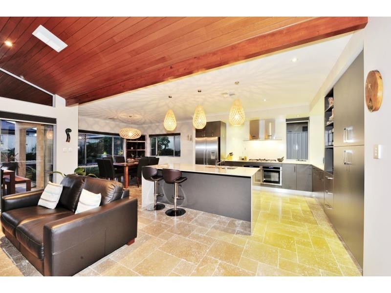 23 Victor Drive, Madora Bay WA 6210