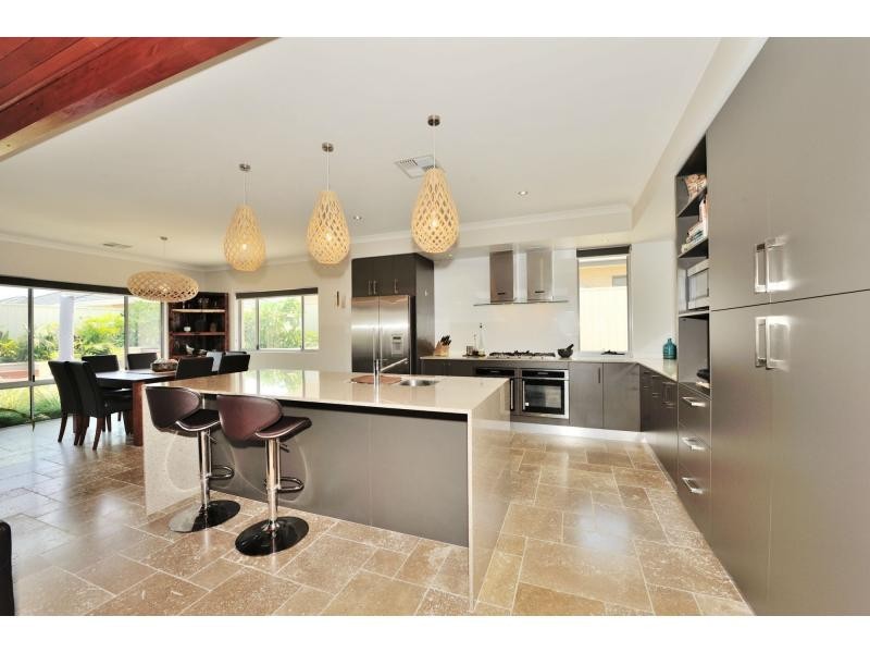 23 Victor Drive, Madora Bay WA 6210