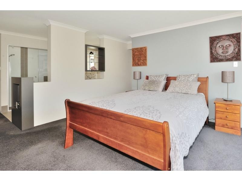 23 Victor Drive, Madora Bay WA 6210