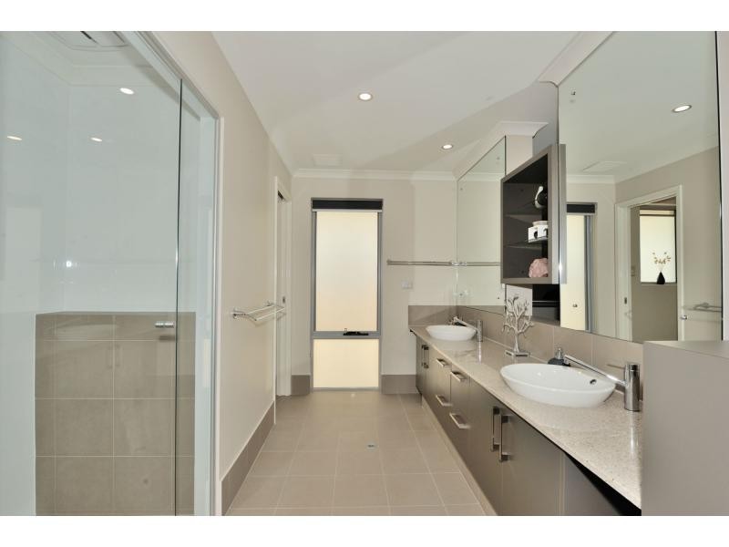 23 Victor Drive, Madora Bay WA 6210