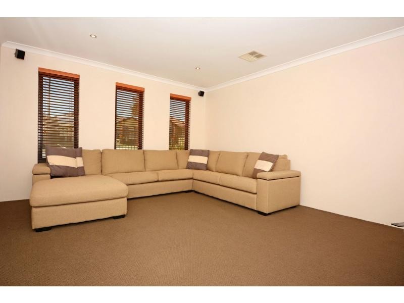 10 Dulles Way, Clarkson WA 6030