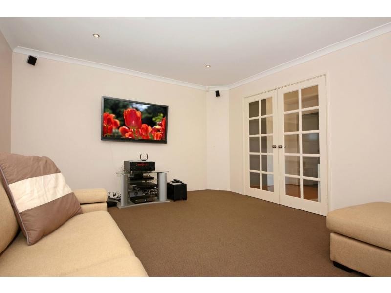 10 Dulles Way, Clarkson WA 6030