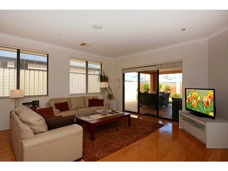 10 Dulles Way, Clarkson WA 6030