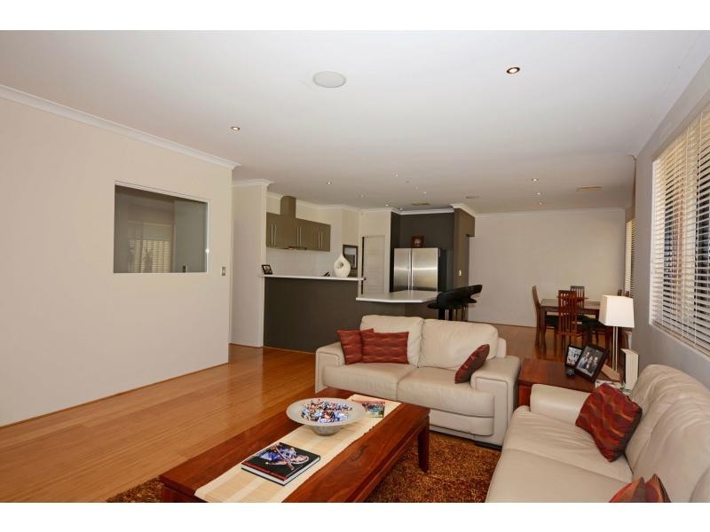 10 Dulles Way, Clarkson WA 6030