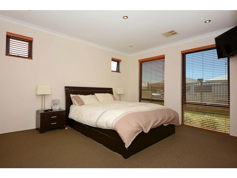 10 Dulles Way, Clarkson WA 6030