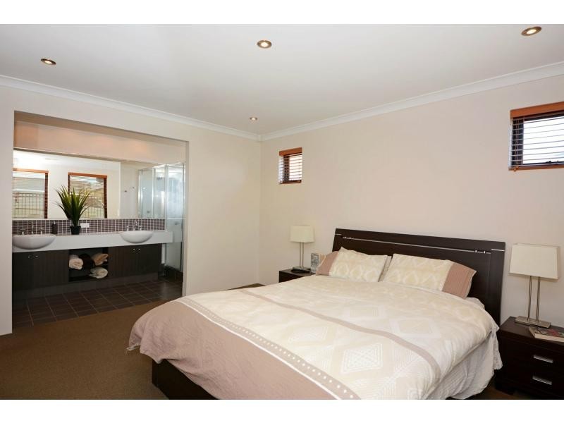 10 Dulles Way, Clarkson WA 6030