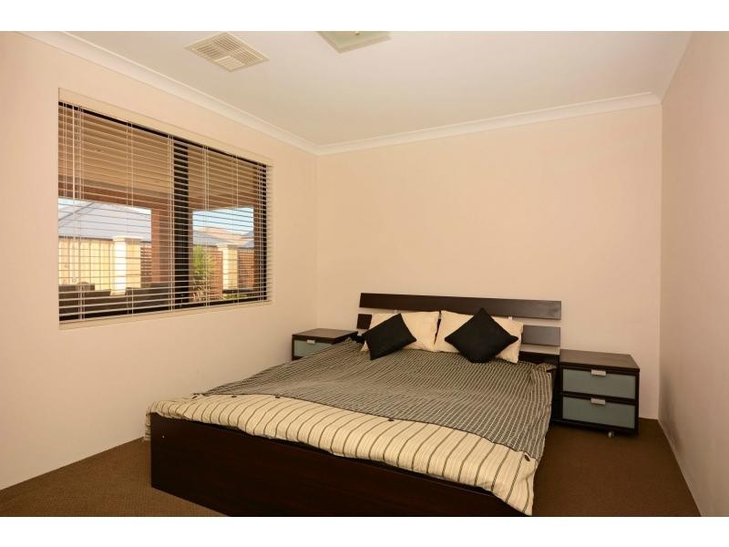 10 Dulles Way, Clarkson WA 6030