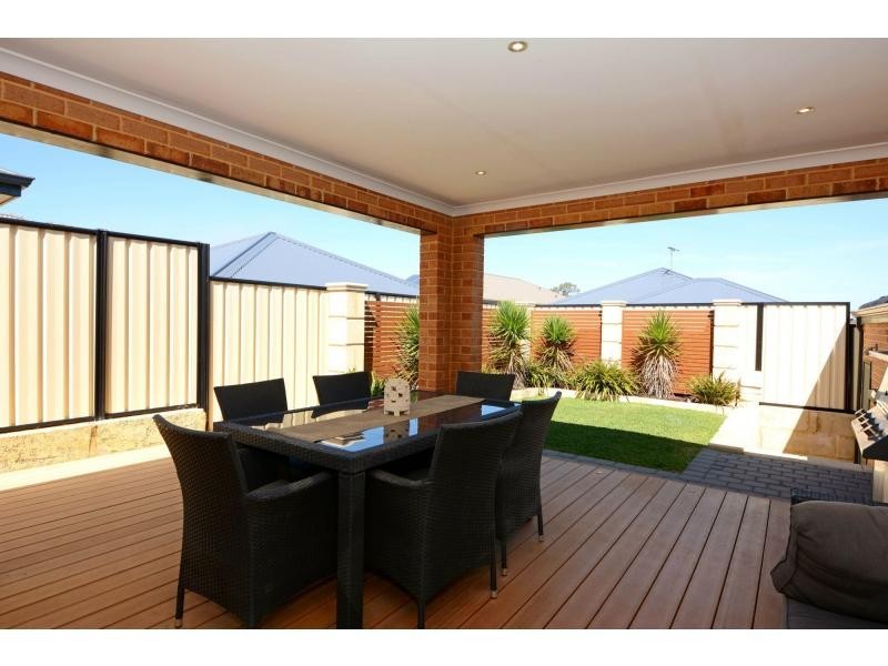 10 Dulles Way, Clarkson WA 6030