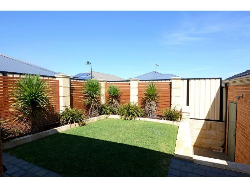 10 Dulles Way, Clarkson WA 6030