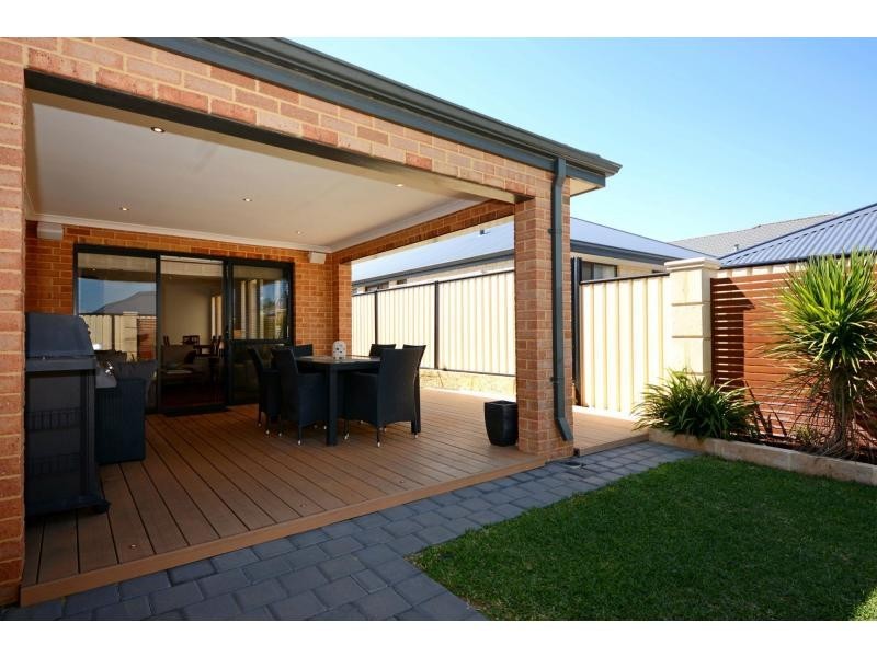 10 Dulles Way, Clarkson WA 6030