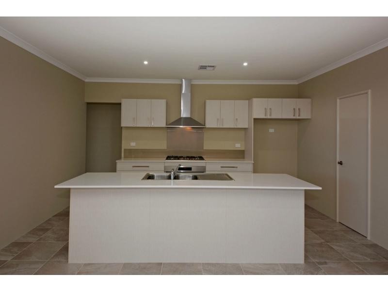 18 Kendari Road, Clarkson WA 6030