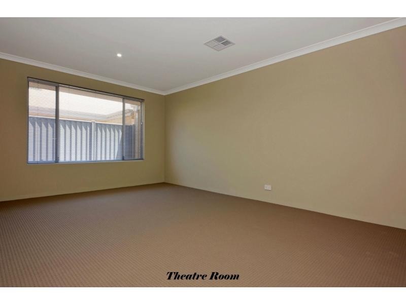 18 Kendari Road, Clarkson WA 6030