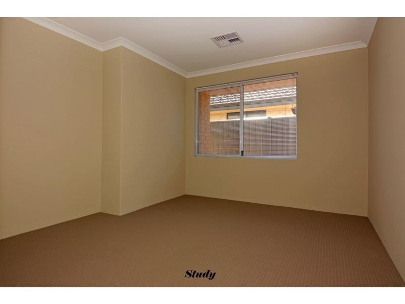 18 Kendari Road, Clarkson WA 6030