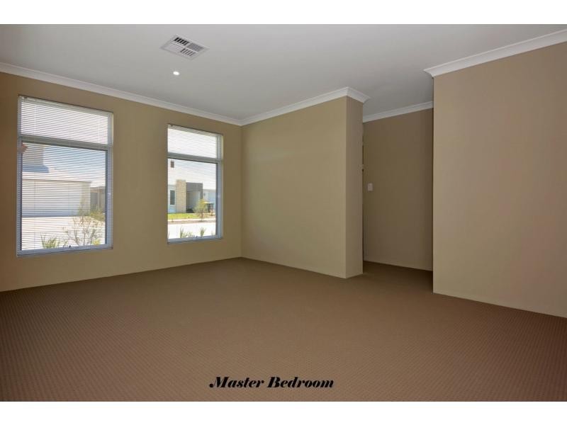 18 Kendari Road, Clarkson WA 6030