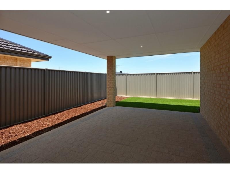 18 Kendari Road, Clarkson WA 6030