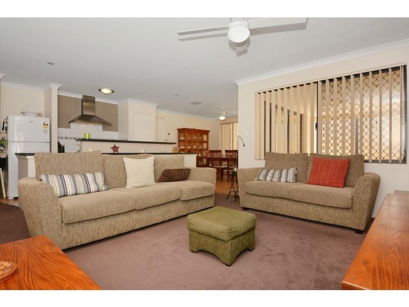 16 Hacienda Drive, Clarkson WA 6030