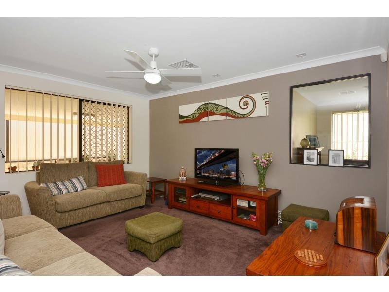 16 Hacienda Drive, Clarkson WA 6030