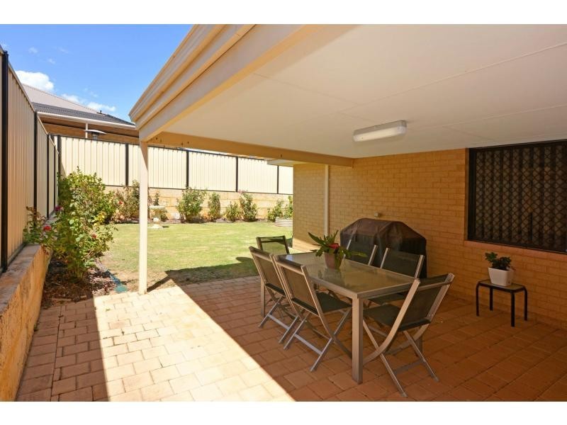 16 Hacienda Drive, Clarkson WA 6030