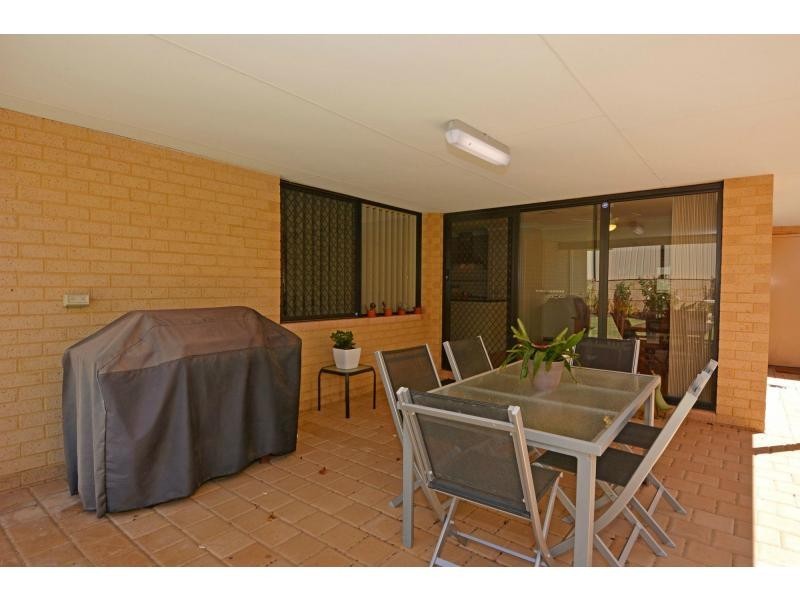 16 Hacienda Drive, Clarkson WA 6030