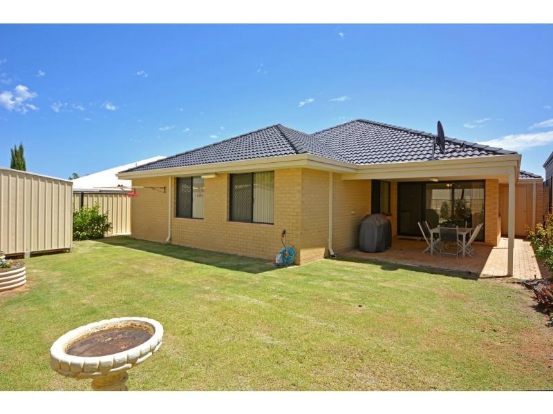 16 Hacienda Drive, Clarkson WA 6030
