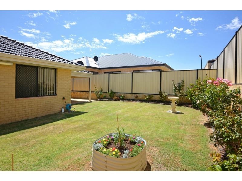 16 Hacienda Drive, Clarkson WA 6030