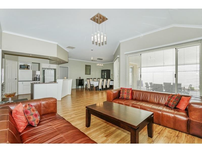 16 Armand Drive, Aubin Grove WA 6164