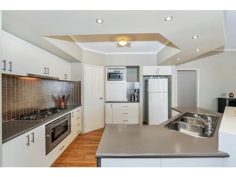 16 Armand Drive, Aubin Grove WA 6164