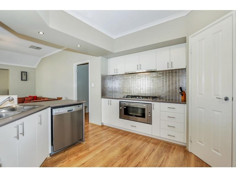 16 Armand Drive, Aubin Grove WA 6164