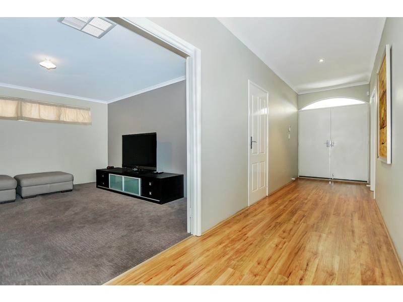 16 Armand Drive, Aubin Grove WA 6164