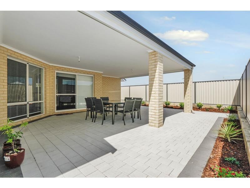 16 Armand Drive, Aubin Grove WA 6164