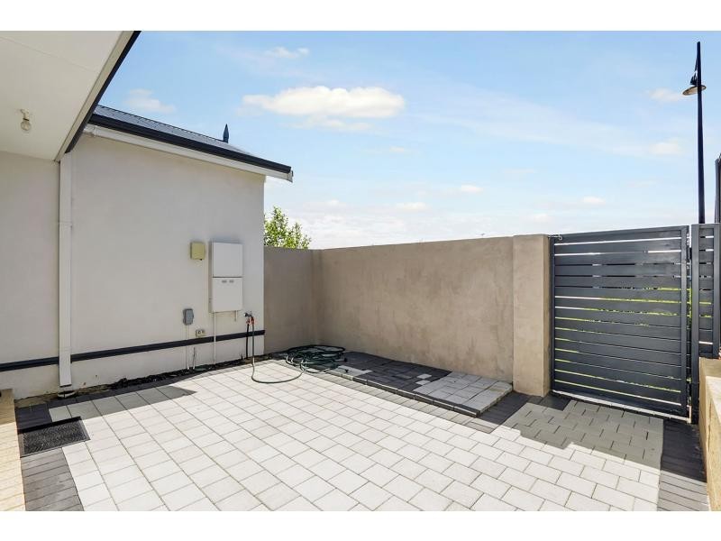 16 Armand Drive, Aubin Grove WA 6164