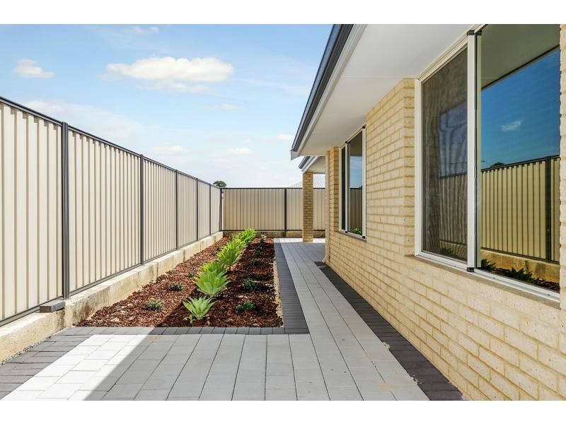16 Armand Drive, Aubin Grove WA 6164