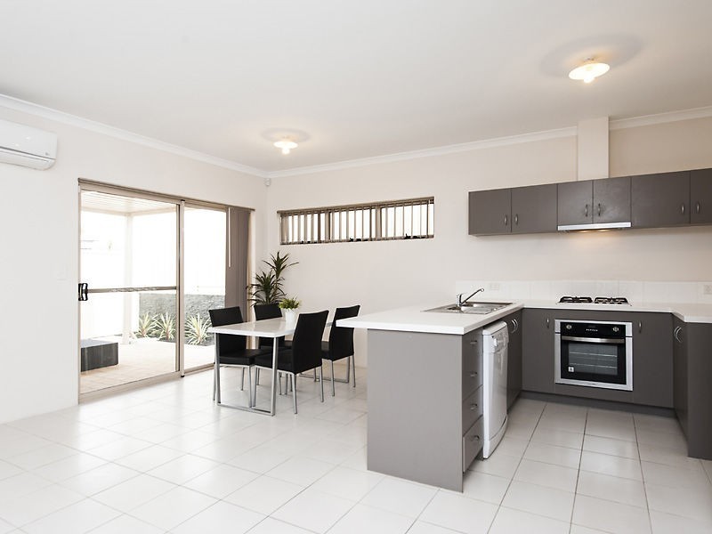 66B Amherst Road, Canning Vale WA 6155