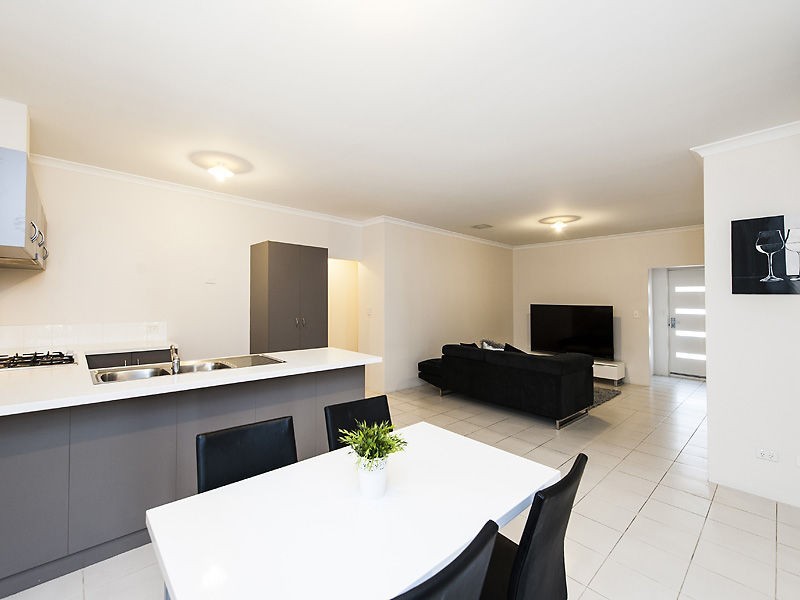 66B Amherst Road, Canning Vale WA 6155