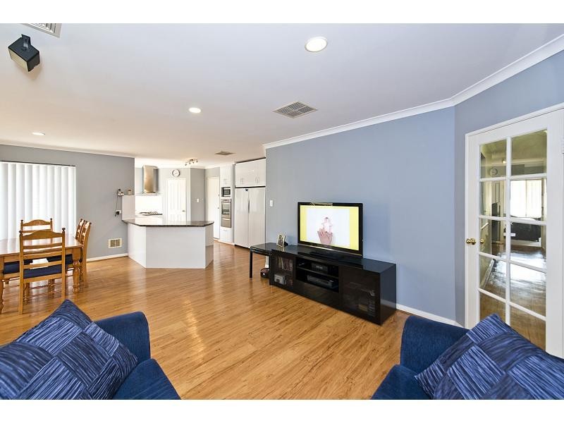 6 Feltbush Mews, Canning Vale WA 6155