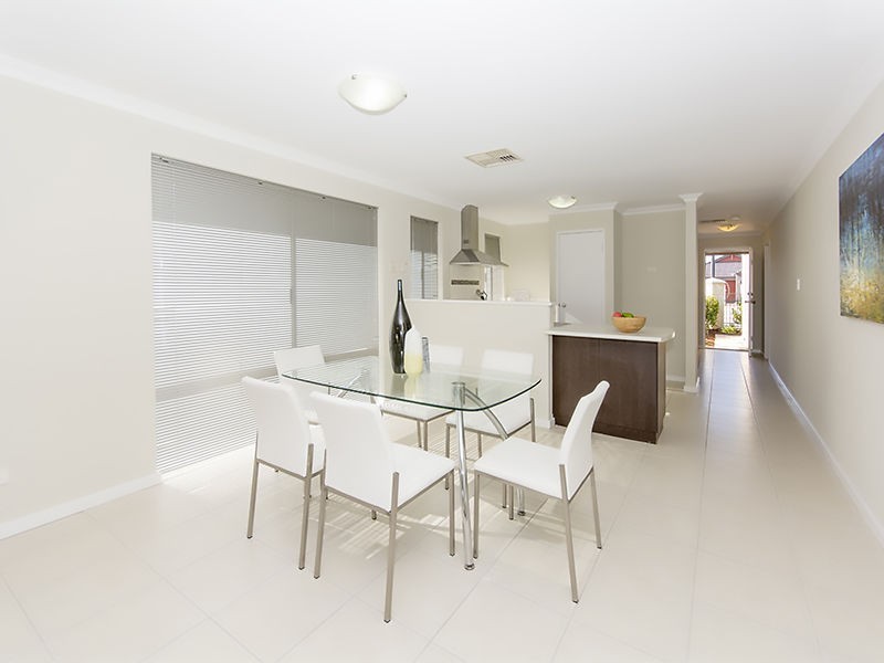 21 Frankenia Turn, Success WA 6164