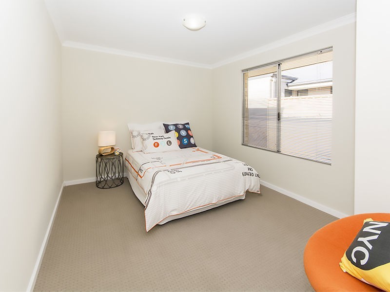 21 Frankenia Turn, Success WA 6164