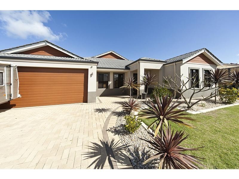 7 Hirundo Bend, Tapping WA 6065