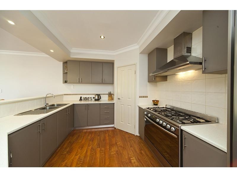 7 Hirundo Bend, Tapping WA 6065