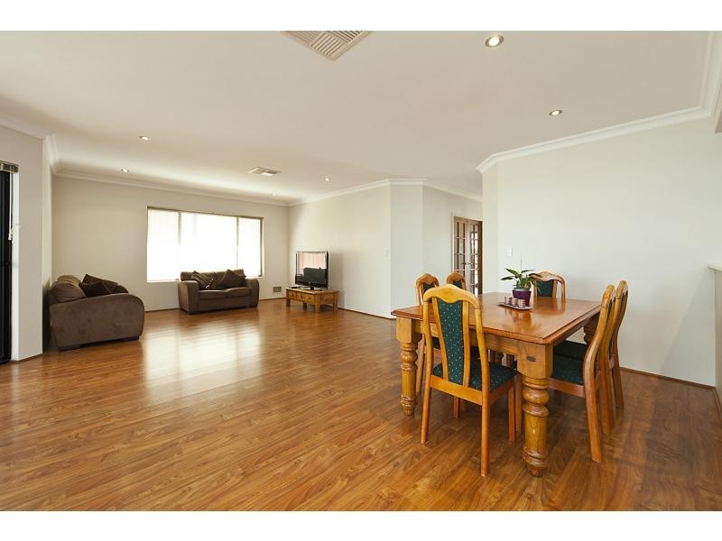 7 Hirundo Bend, Tapping WA 6065