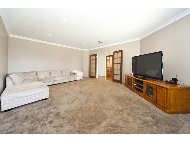 7 Hirundo Bend, Tapping WA 6065