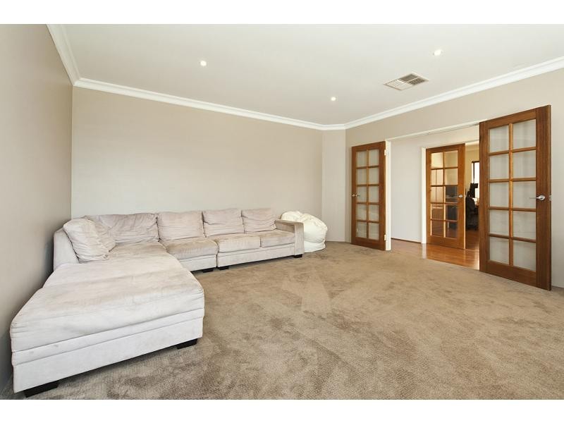 7 Hirundo Bend, Tapping WA 6065