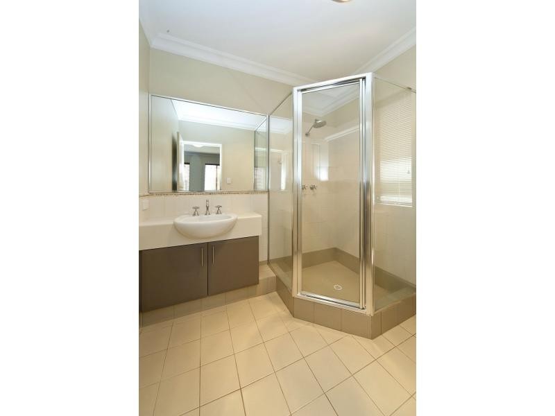 7 Hirundo Bend, Tapping WA 6065