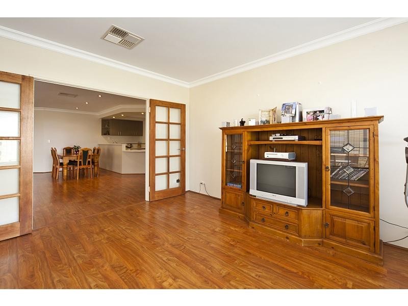 7 Hirundo Bend, Tapping WA 6065