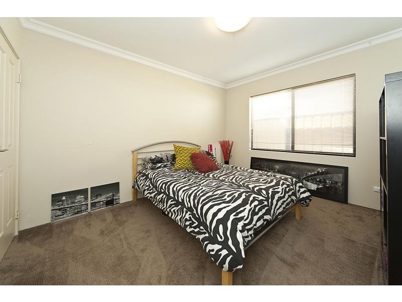 7 Hirundo Bend, Tapping WA 6065