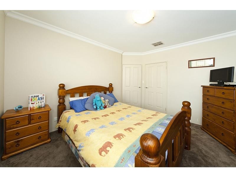 7 Hirundo Bend, Tapping WA 6065