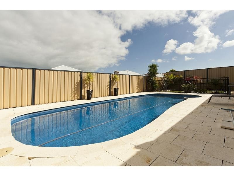 7 Hirundo Bend, Tapping WA 6065