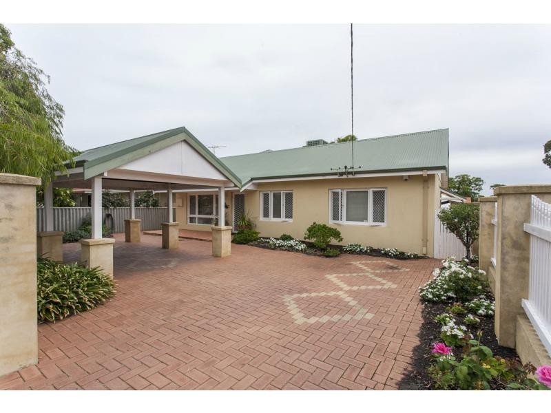 83 Lamond Street, Alfred Cove WA 6154