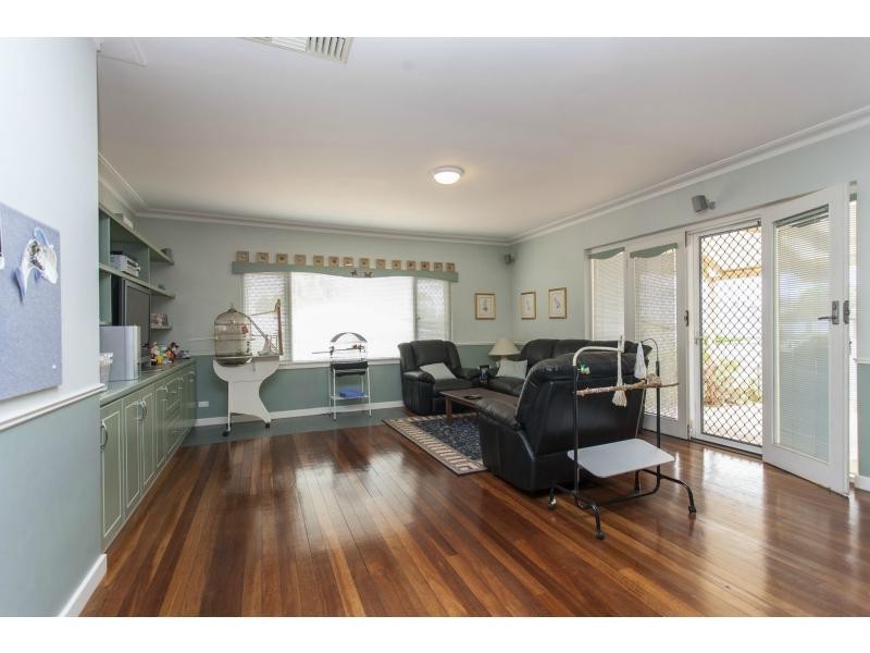 83 Lamond Street, Alfred Cove WA 6154