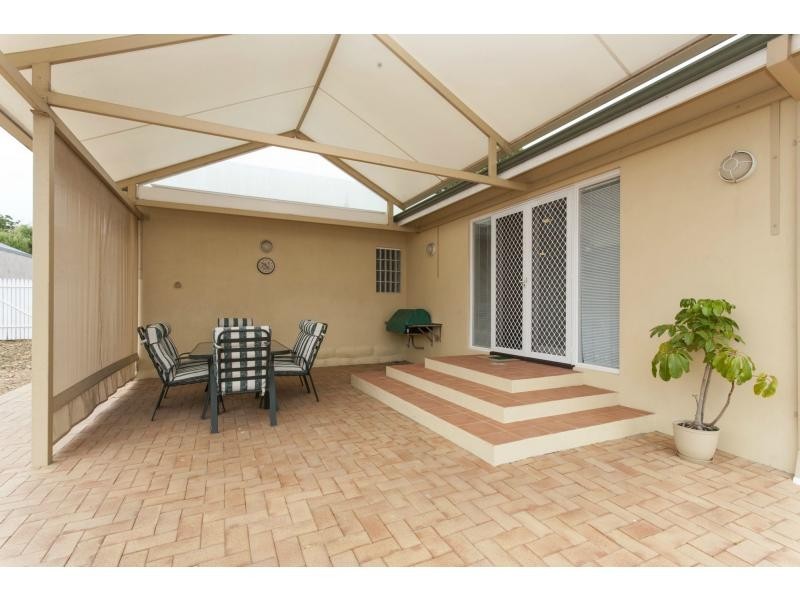83 Lamond Street, Alfred Cove WA 6154